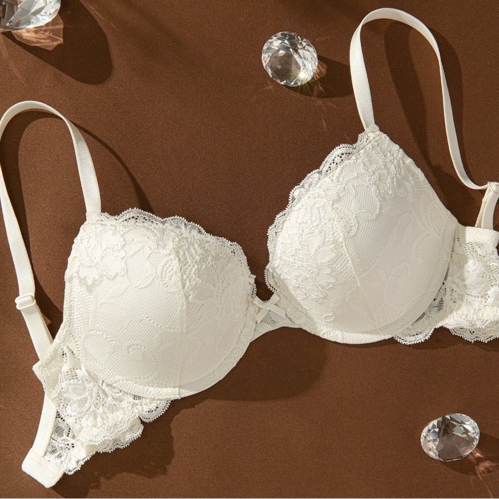 Deyllo Women's Lace Push Up Padded Lift up Bra Ivory 38C NWT